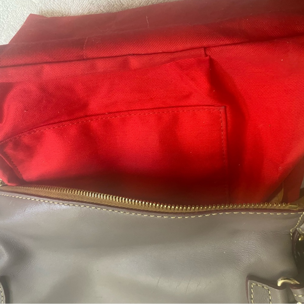 CLEARANCE 🌺🌸Dooney & Bourke Taupe Leather Hobo Bag with Tassels - Picture 7 of 12